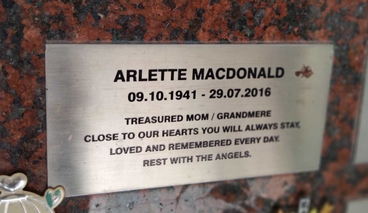 MACDONALD Arlette 1941-2016