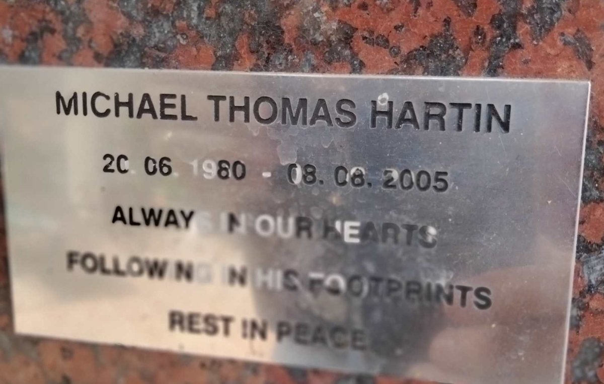 HARTIN Michael Thomas 1980-2005