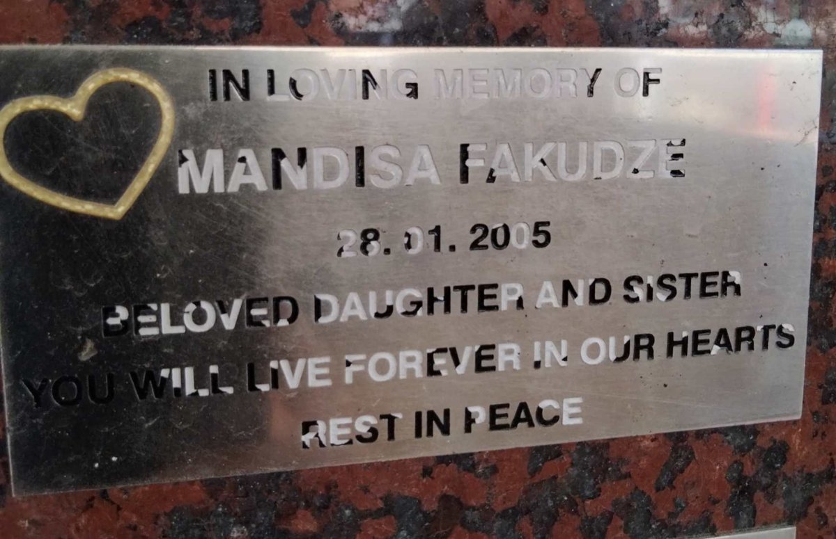 FAKUDZE Mandisa -2005