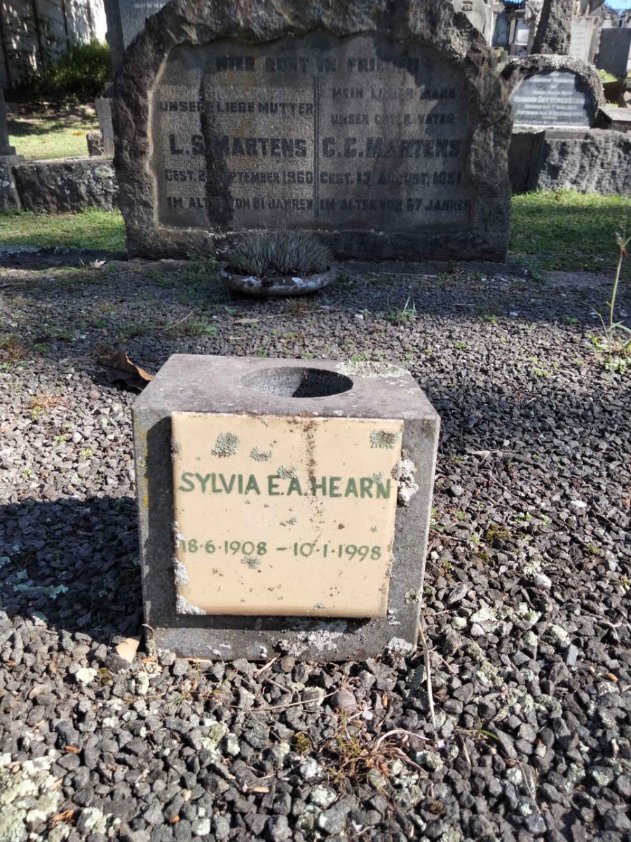 HEARN Sylvia E.A. 1908-1998