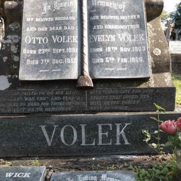 VOLEK Otto 1890-1955 &amp; Evelyn 1903-1966