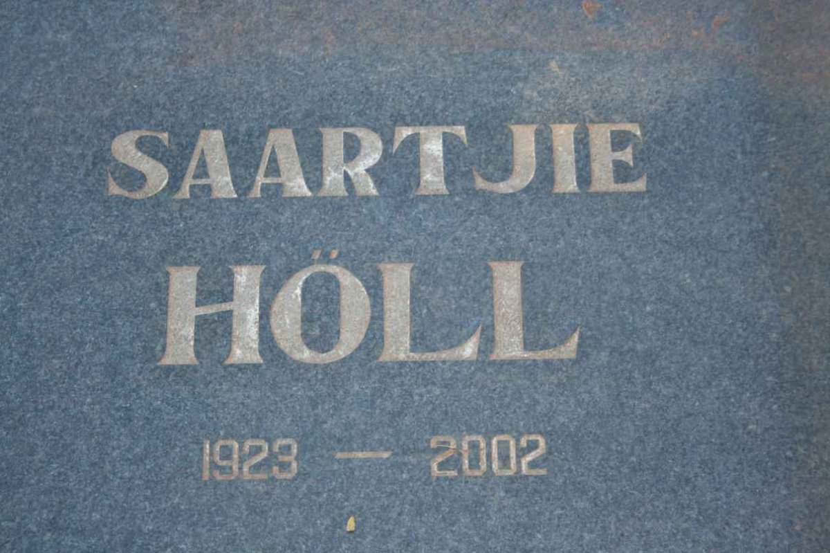 HÖLL Saartjie 1923-2002