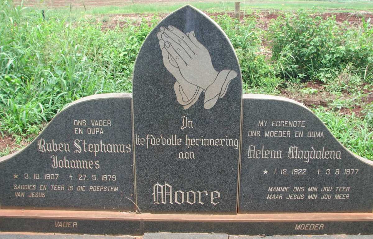 MOORE Ruben Stephanus Johannes 1907-1979 &amp; Helena Magdalena 1922-1977