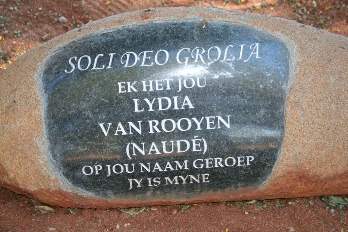ROOYEN Lydia, van nee NAUDÉ