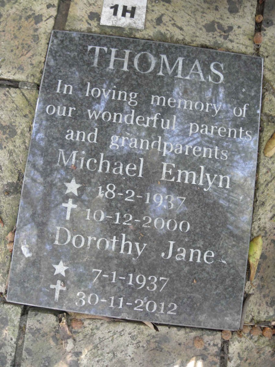 THOMAS Michael Emlyn 1937-2000 &amp; Dorothy Jane 1937-2012