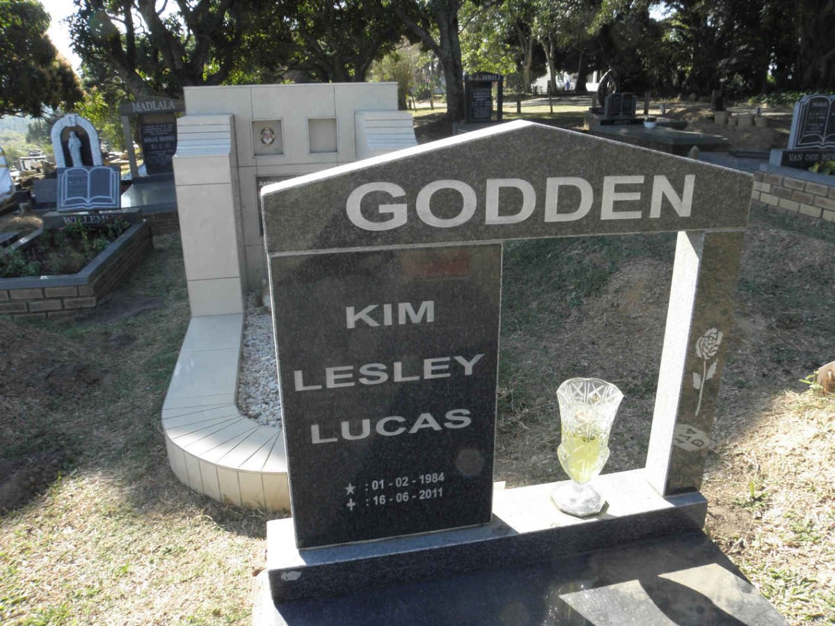 GODDEN Kim Lesley Lucas 1984-2011