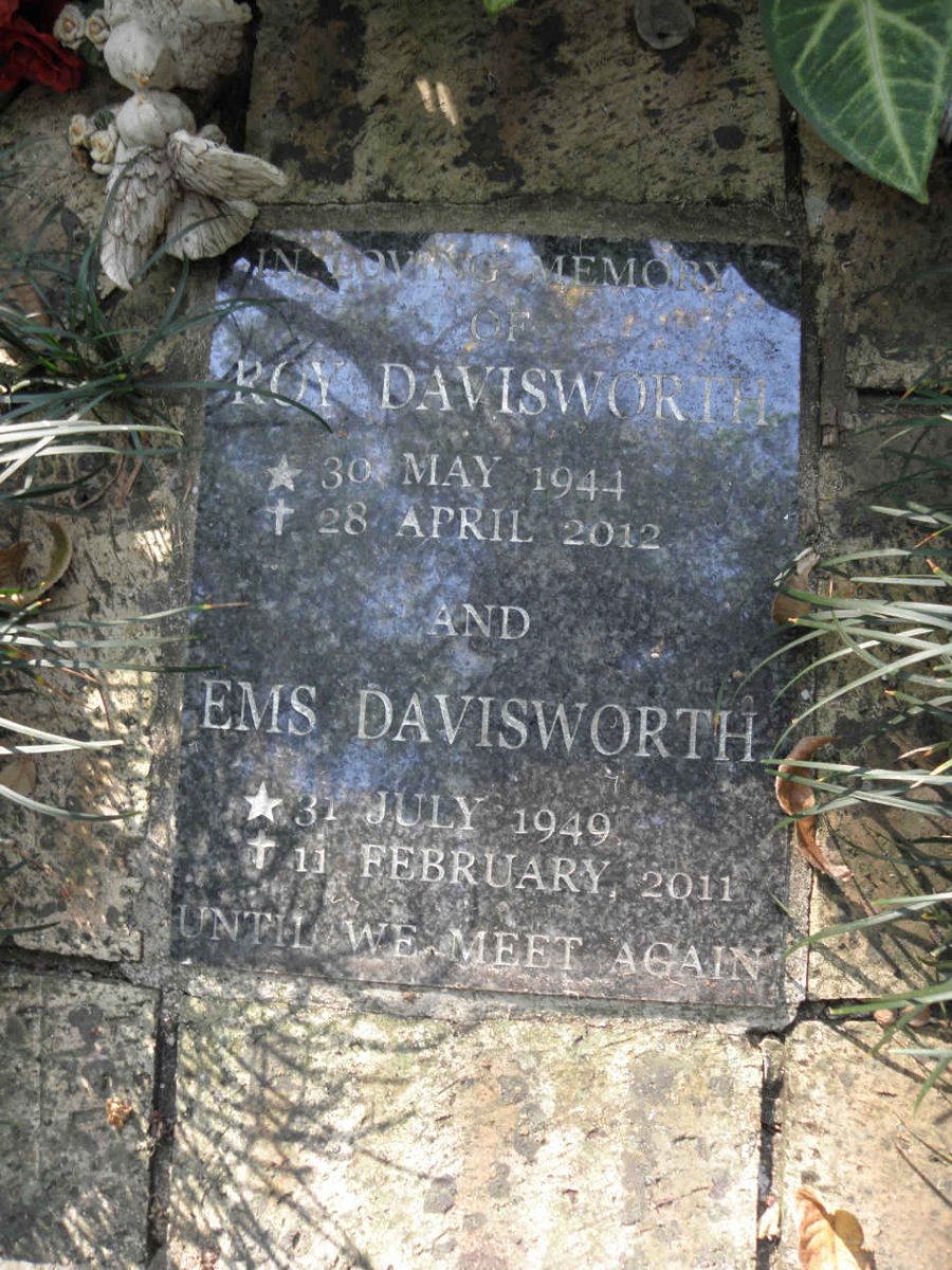 DAVISWORTH Roy 1944-2012 &amp; Ems 1949-2011