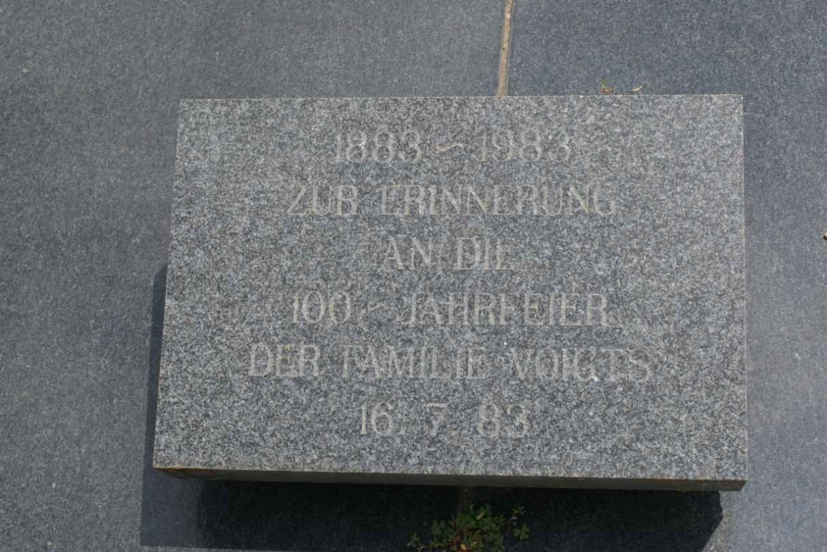 01. VOIGTS Family Memorial Stone 1883-1983