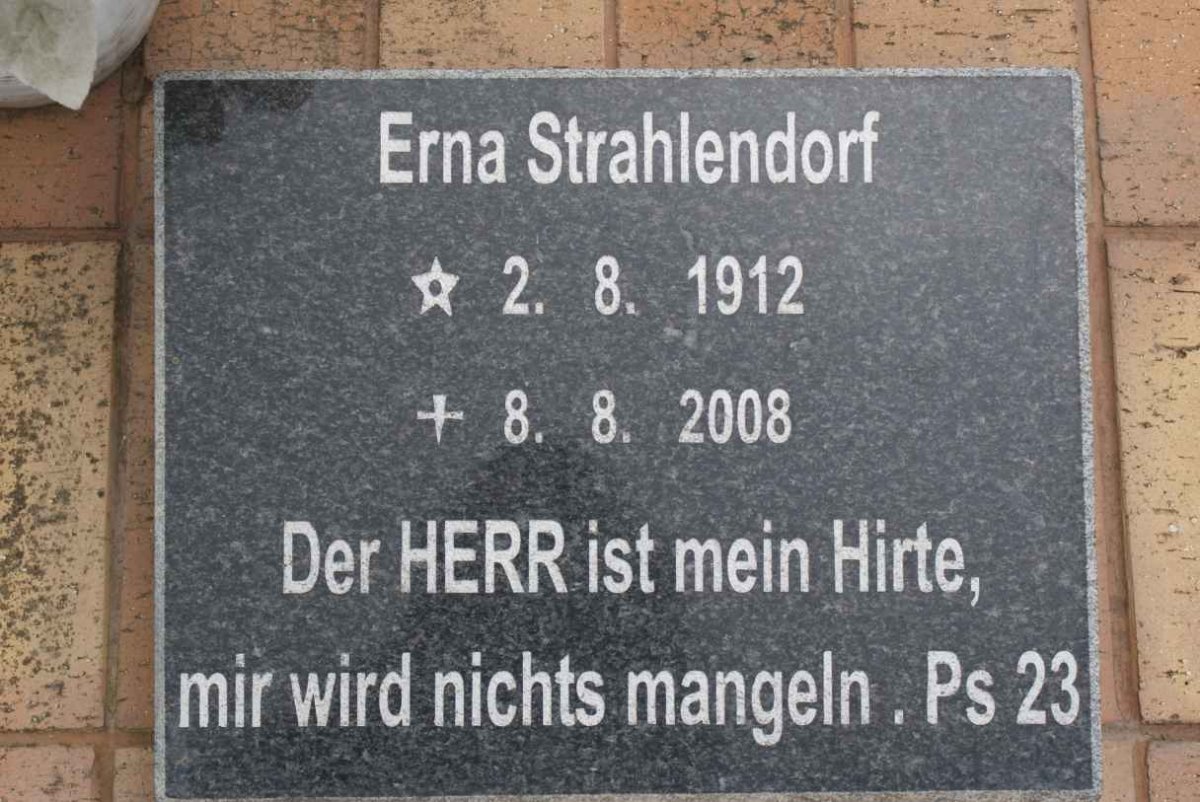 STRAHLENDORF Erna 1912-2008