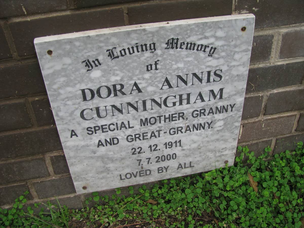 CUNNINGHAM Dora Annis 1911-2000