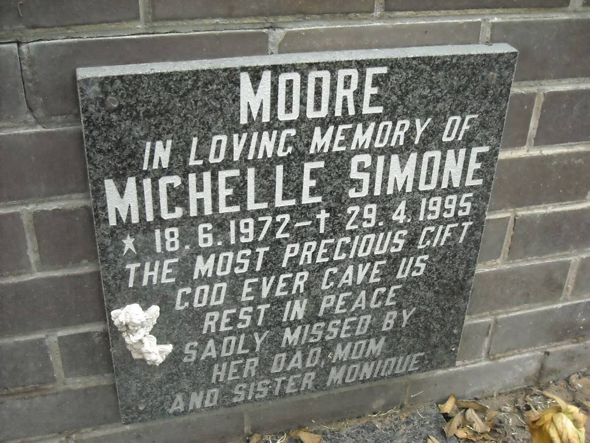 MOORE Michelle Simone 1972-1995