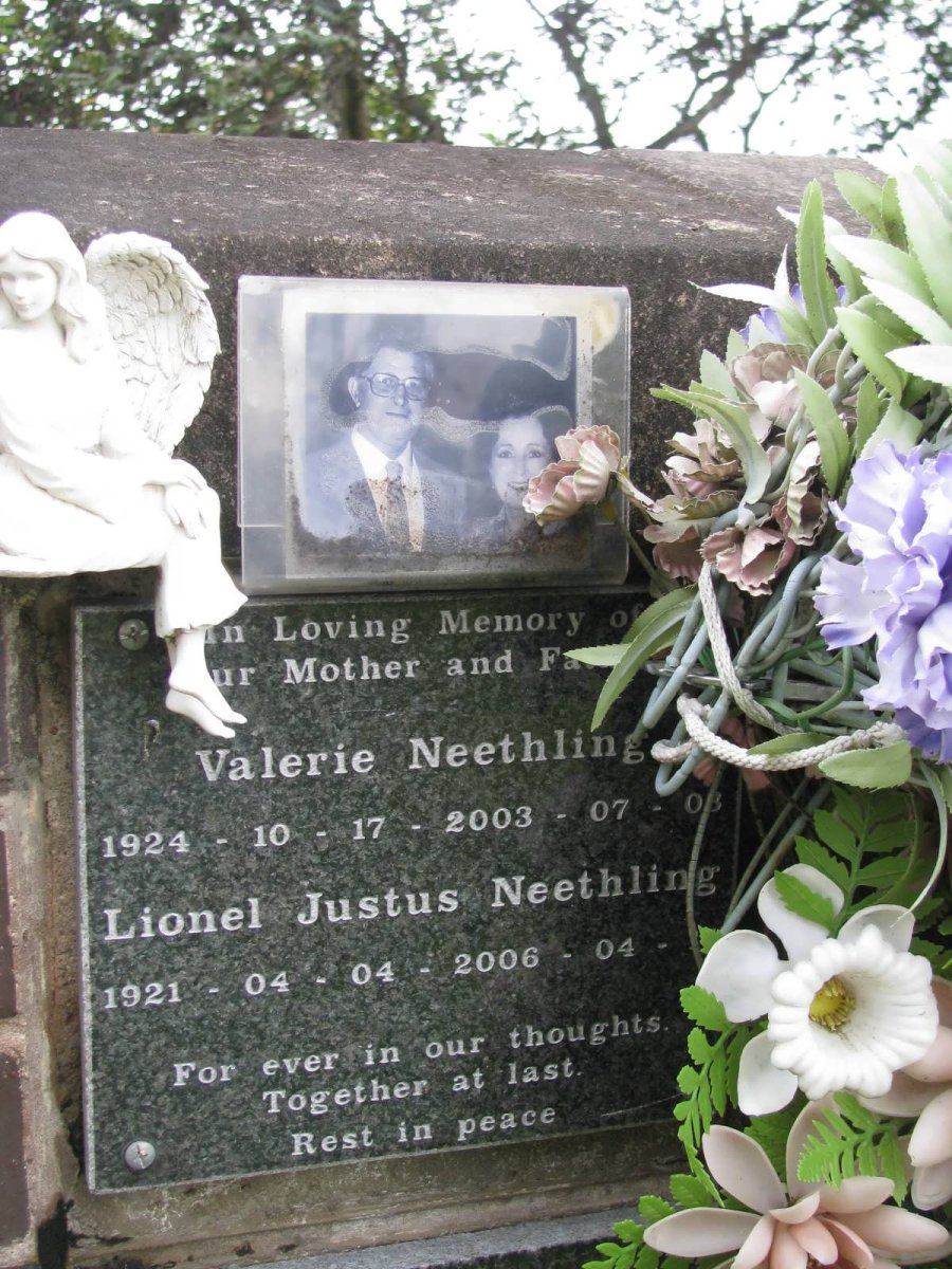 NEETHLING Lionel Justus 1921-2006 &amp; Valerie 1924-2003