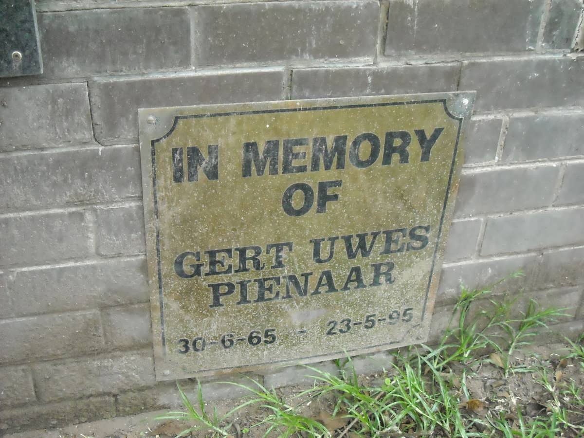 PIENAAR Gert Uwes 1965-1995