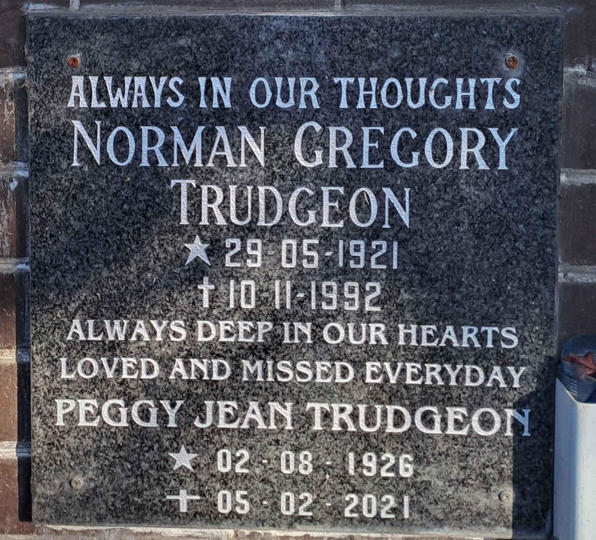 TRUDGEON Norman Gregory 1921-1992 :: TRUDGEON Peggy Jean 1926-2021