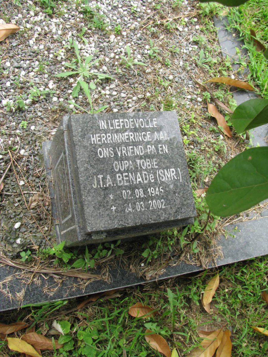 BENADE J.T.A. 1945-2002