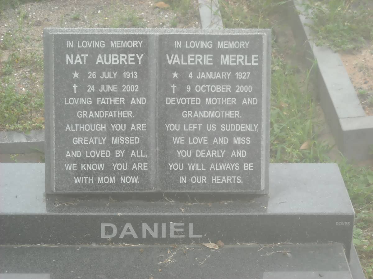DANIEL Nat Aubrey 1913-2002 &amp; Valerie Merle 1927-2000
