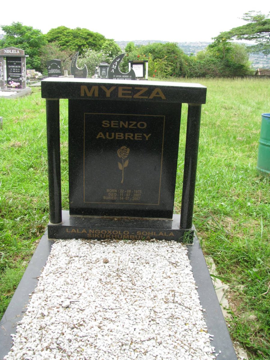 MYEZA Senso Aubrey 1975-2007