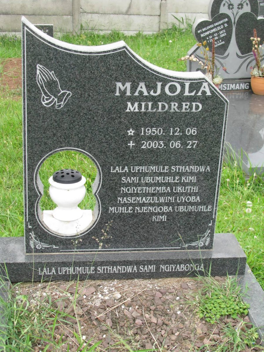 MAJOLA Mildred 1950-2003