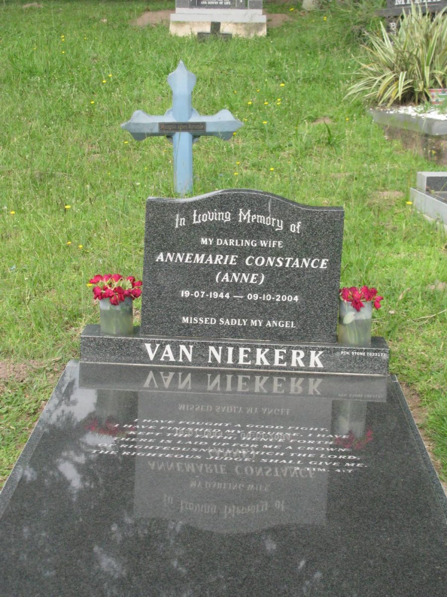 NIEKERK Annemarie Constance, van 1944-2004