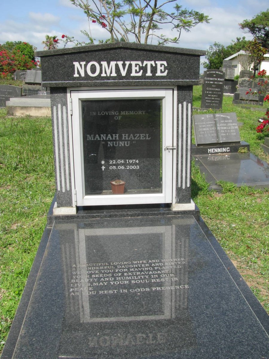 NOMVETE Manah Hazel 1974-2003