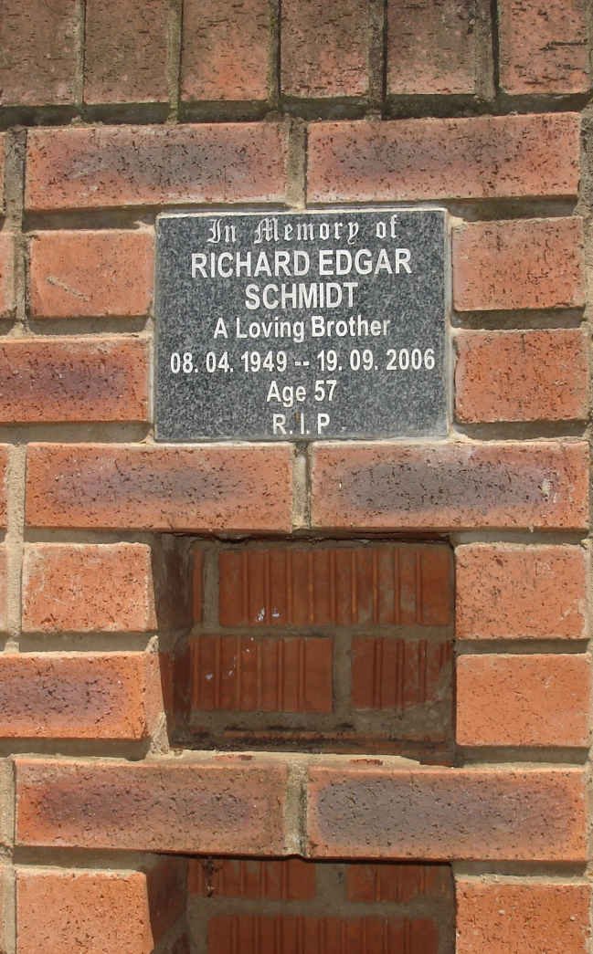 SCHMIDT Richard Edgar 1949-2006