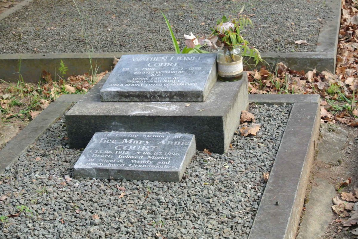 COURT Wathen Lionel 1908-1988 &amp; Alice Mary Annie 1912-1996