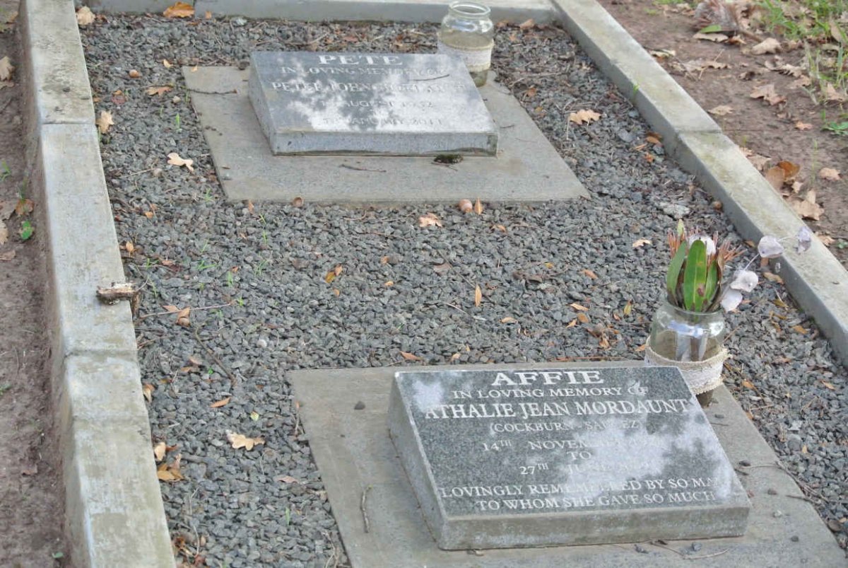 MORDAUNT Peter John 1932-2011 &amp; Athalie Jean COCKBURN-SAULEZ 1928-2009