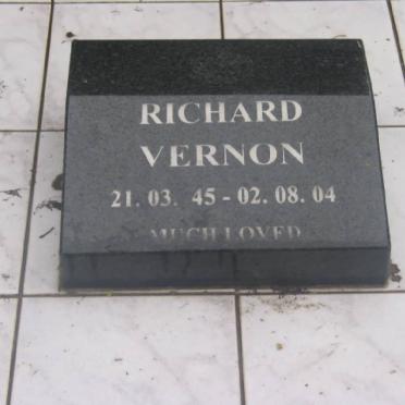 VERNON Richard 1945-2004