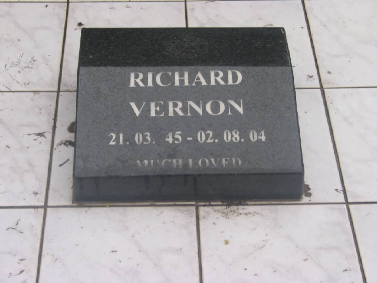 VERNON Richard 1945-2004