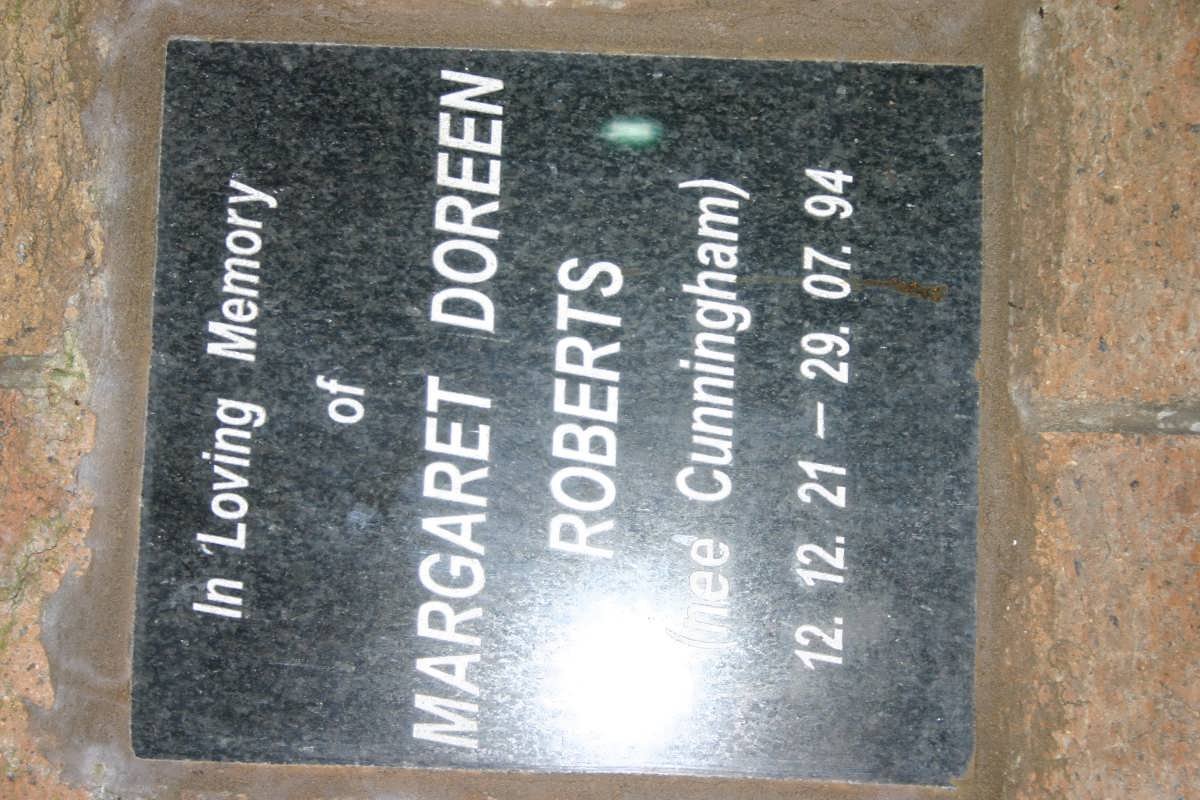 ROBERTS Margaret Doreen nee CUNNINGHAM 1921-1994