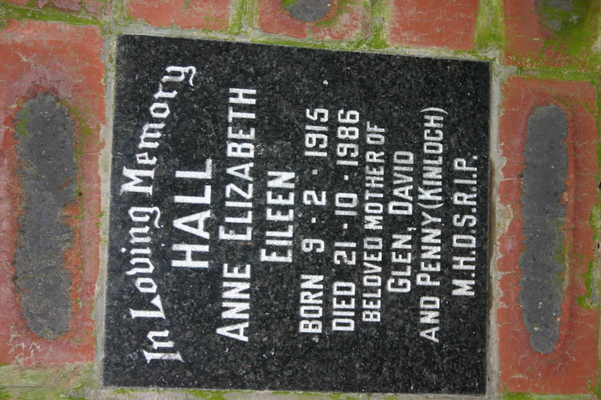 HALL Annie Elizabeth Eileen 1915-1986