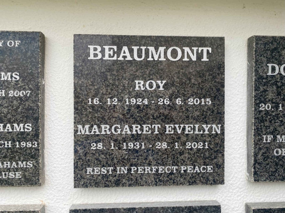BEAUMONT Roy 1924-2015 :: BEAUMONT Margaret Evelyn 1931-2021