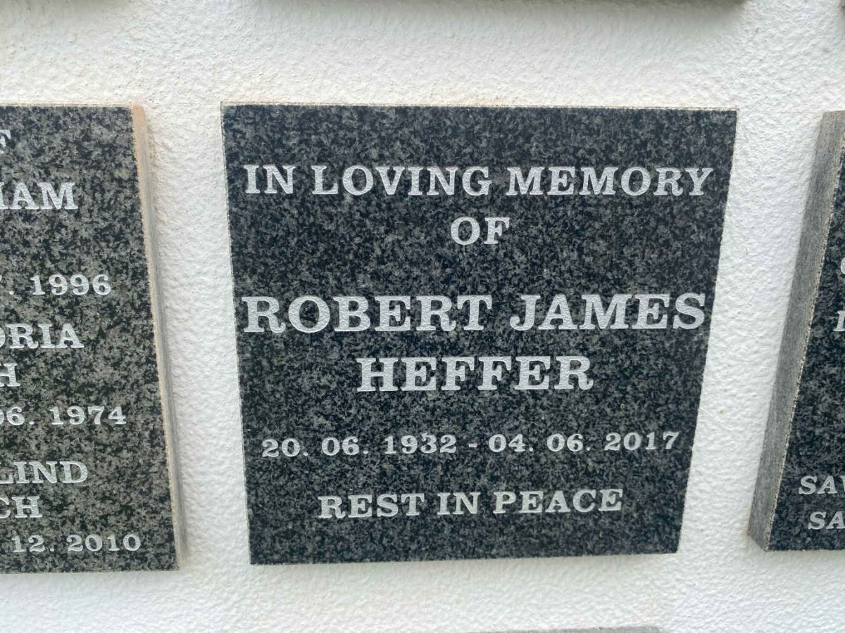HEFFER Robert James 1932-2017