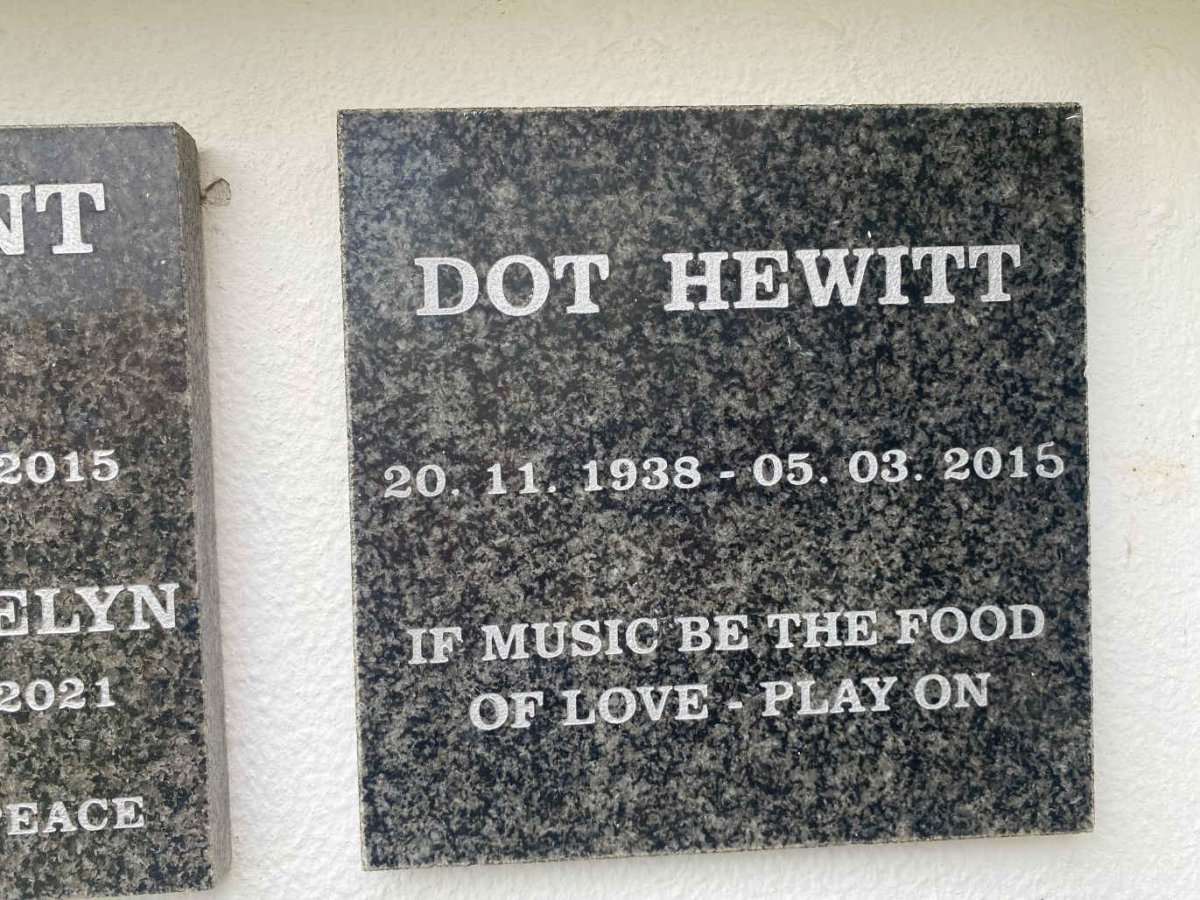 HEWITT Dot 1938-2015