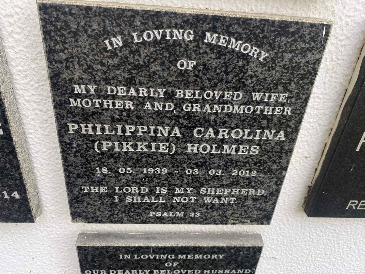 HOLMES Philippina Carolina 1939-2012