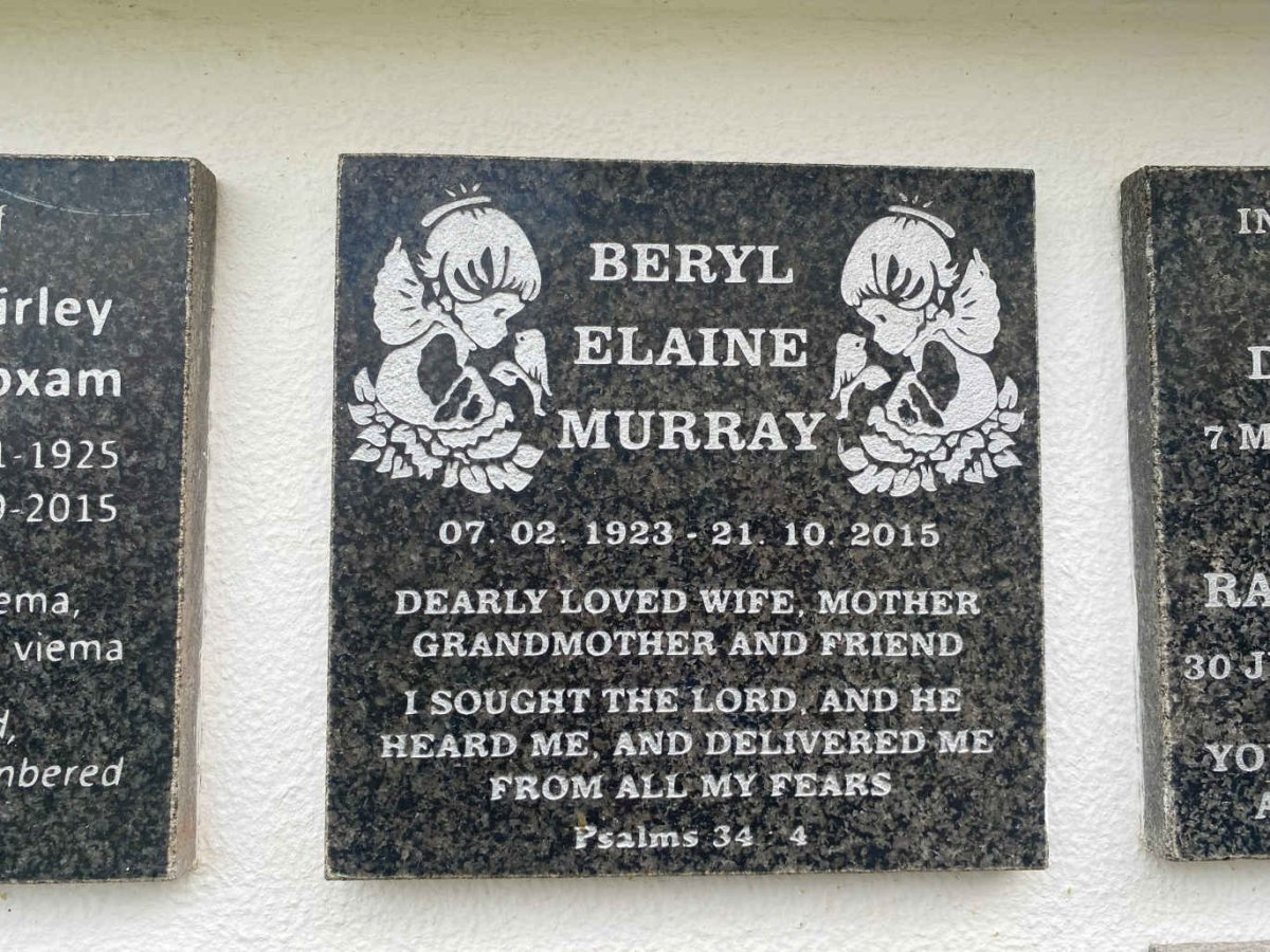 MURRAY Beryl Elaine 1923-2015