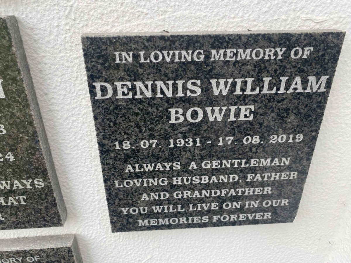 BOWIE Dennis William 1931-2019