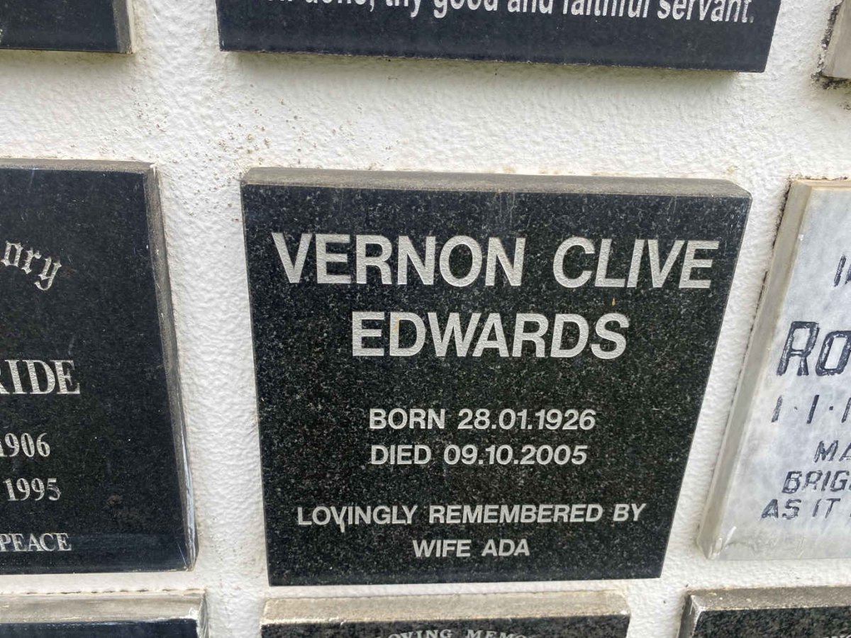 EDWARDS Vernon Clive 1926-2005
