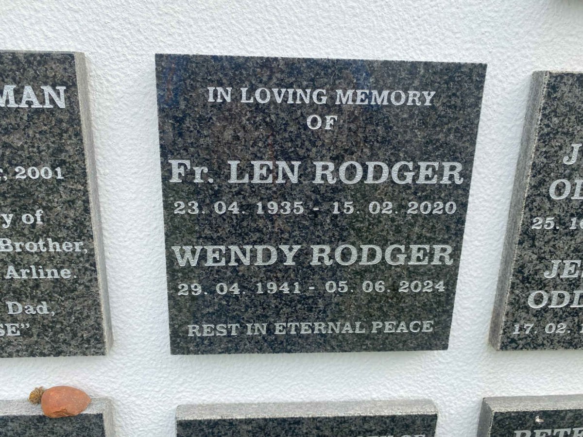 RODGER Len 1935-2020 & Wendy 1941-2024