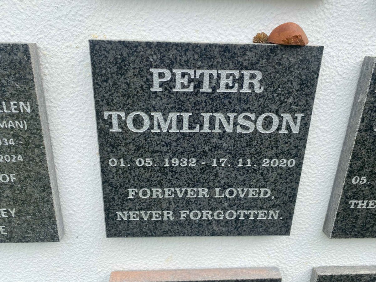 TOMLINSON Peter 1932-2020