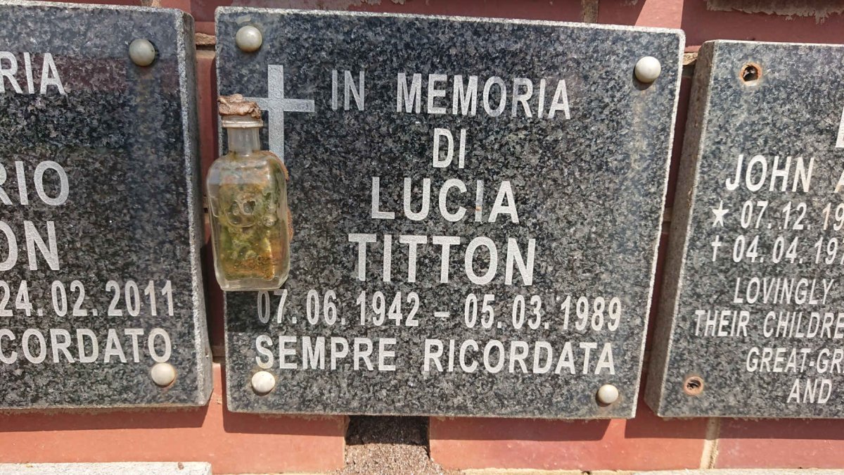 TITTON Lucia 1942-1989
