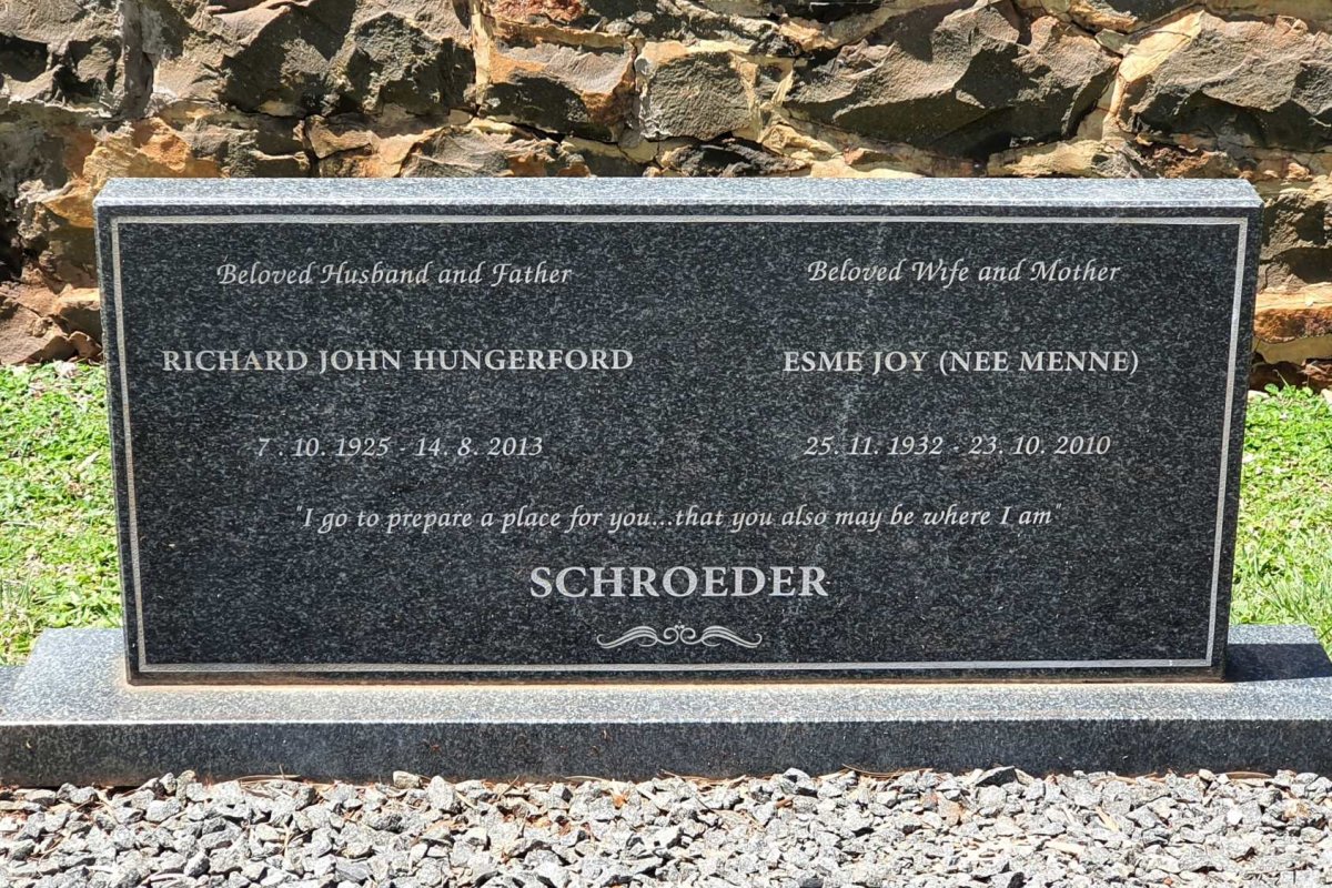 SCHROEDER Richard John Hungerford 1925-2013 &amp;  Esme Joy MENNE 1932-2010