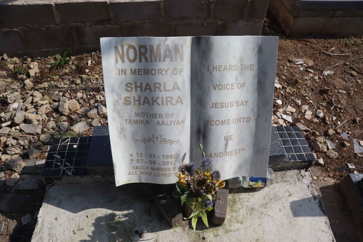 NORMAN Sharla Shakira 1992-2012