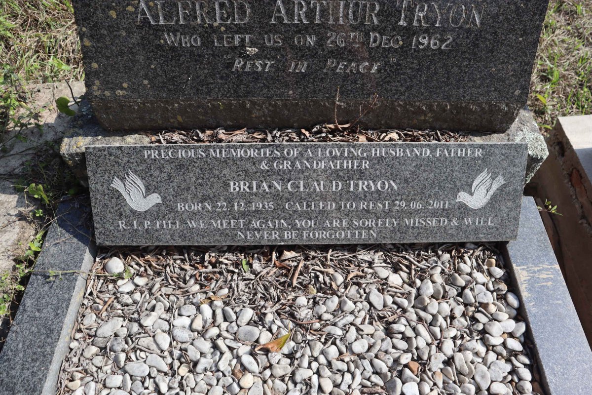 TRYON Brian Claud 1935-2011