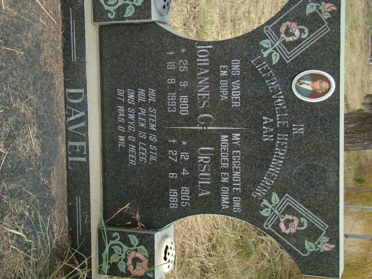 DAVEL Johannes C. 1900-1993 &amp; Ursula 1905-1988