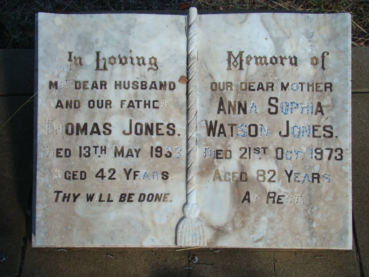 JONES Thomas -1933 &amp; Anna Sophia WATSON -1973