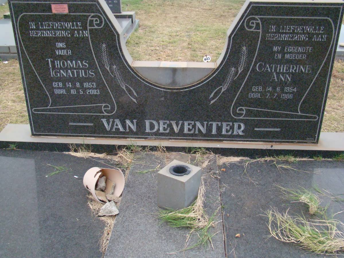 DEVENTER Thomas Ignatius, van 1953-2003 &amp; Catherine Ann 1954-1986