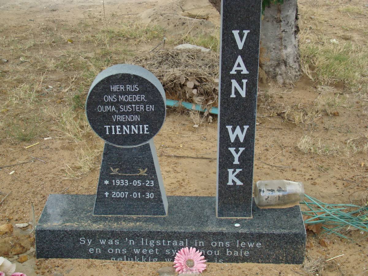 WYK Tiennie, van 1933-2007