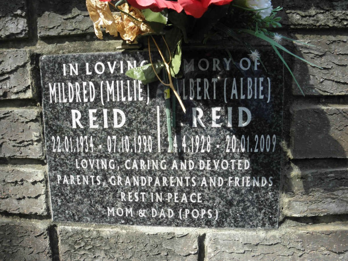 REID Albert 1928-2009 &amp; Mildred 1934-1990