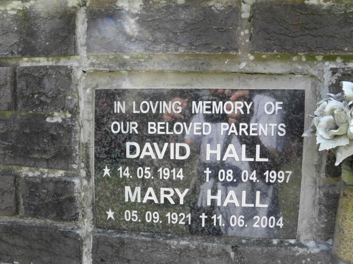 HALL David 1914-1997 &amp; Mary 1921-2004